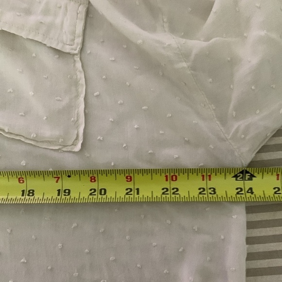 Darling Cream Button Down Blouse Size XL. #360 - Picture 8 of 9